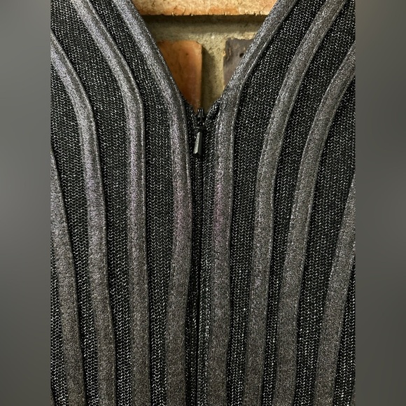 Tadashi Shoji Stunning Black Metallic Striped Bodycon Long Sleeve V-Neck Dress - Picture 6 of 9